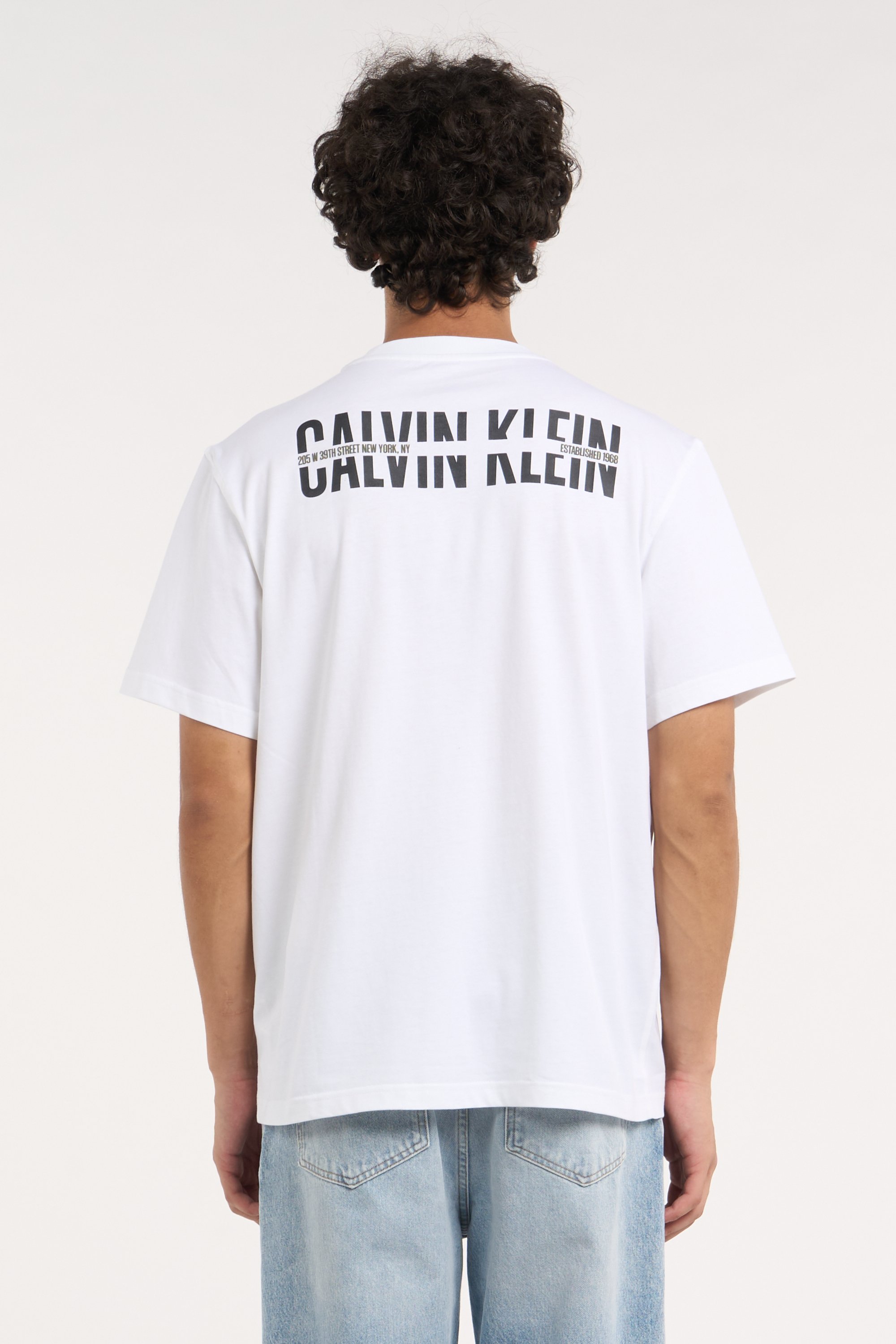 Regular-fit round-neck cotton T-shirt | White CALVIN KLEIN Men