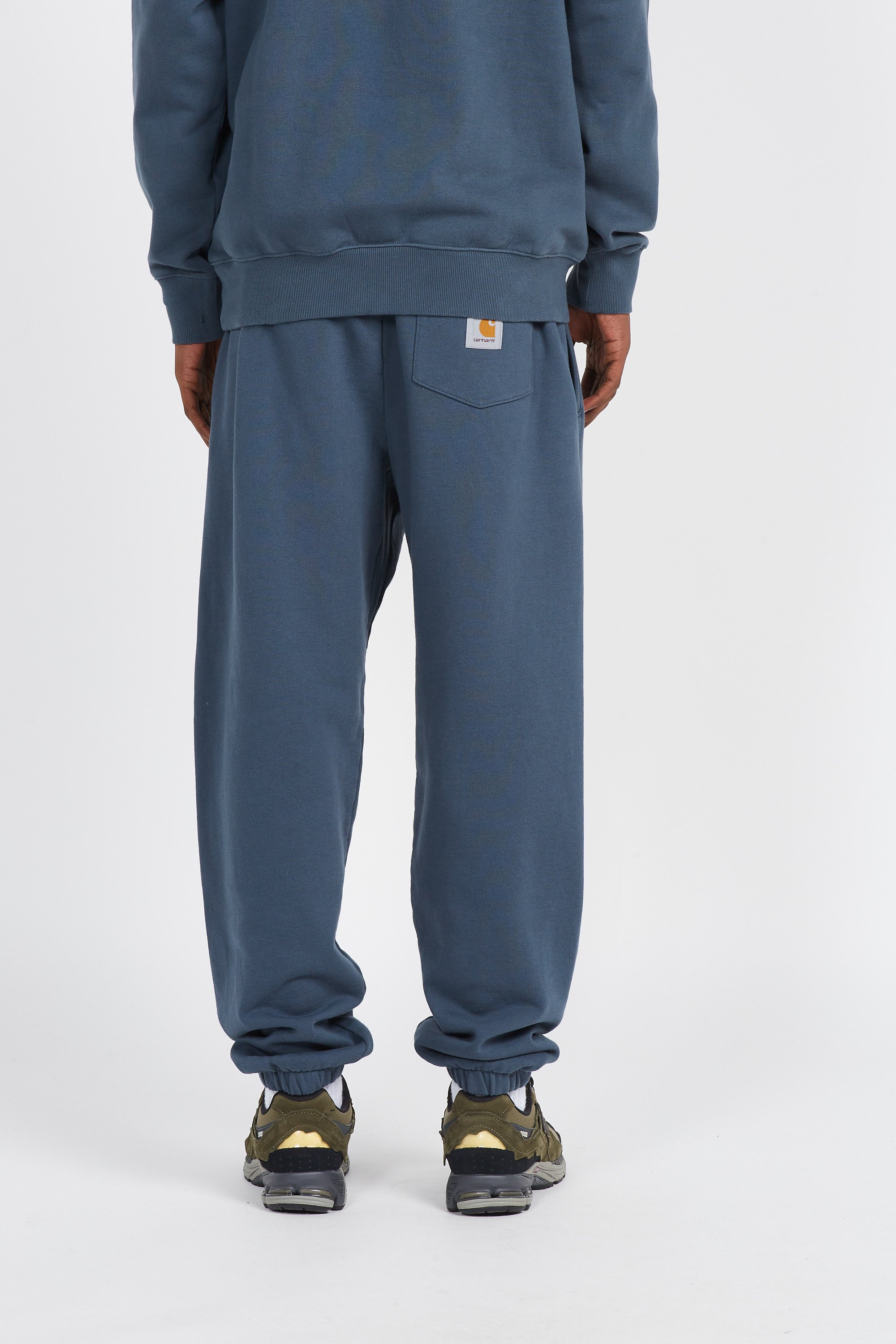 Pocket sweat pant online carhartt