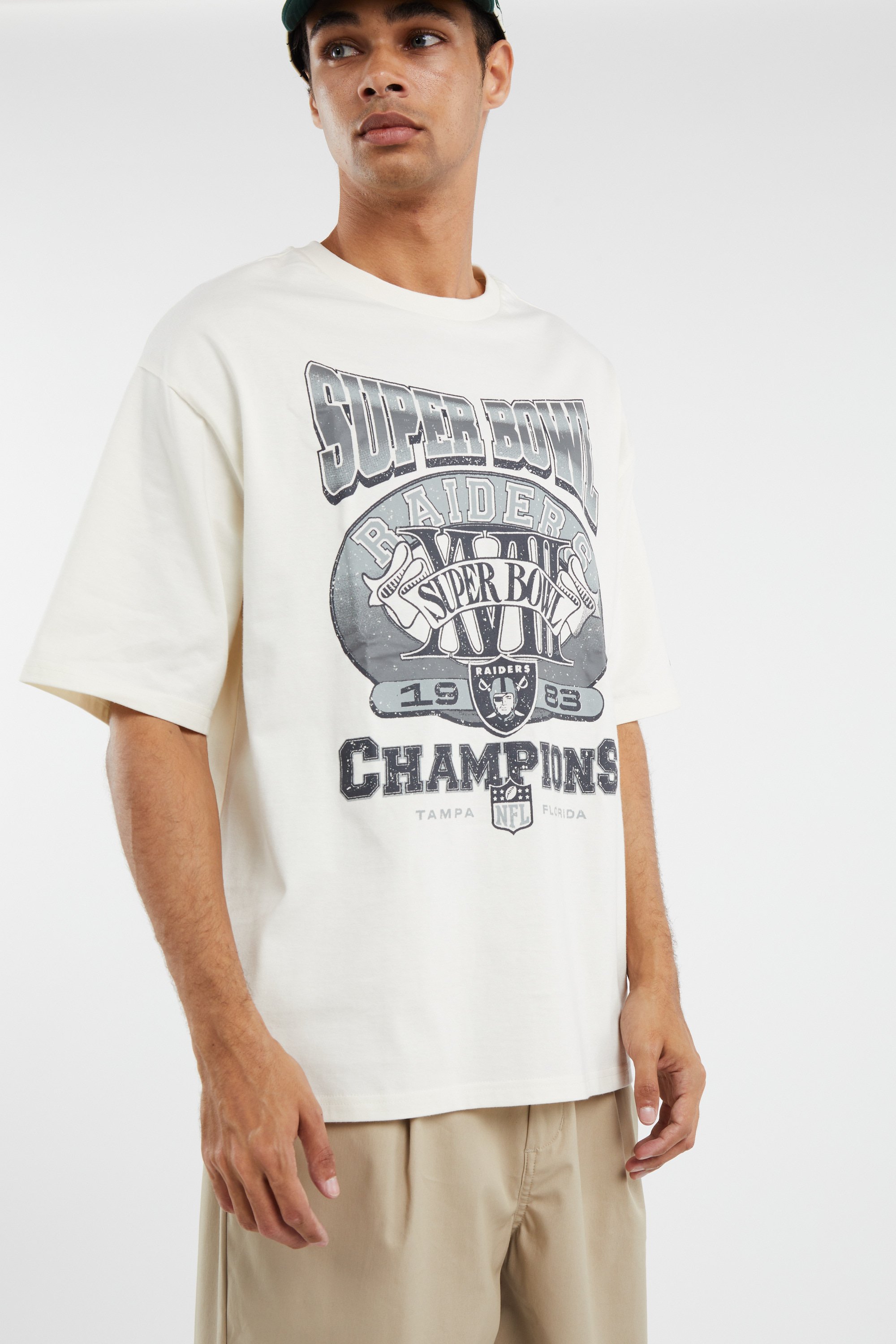 NEW ERA T-shirt Beige