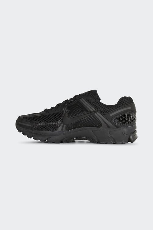 NIKE Sneakers Black