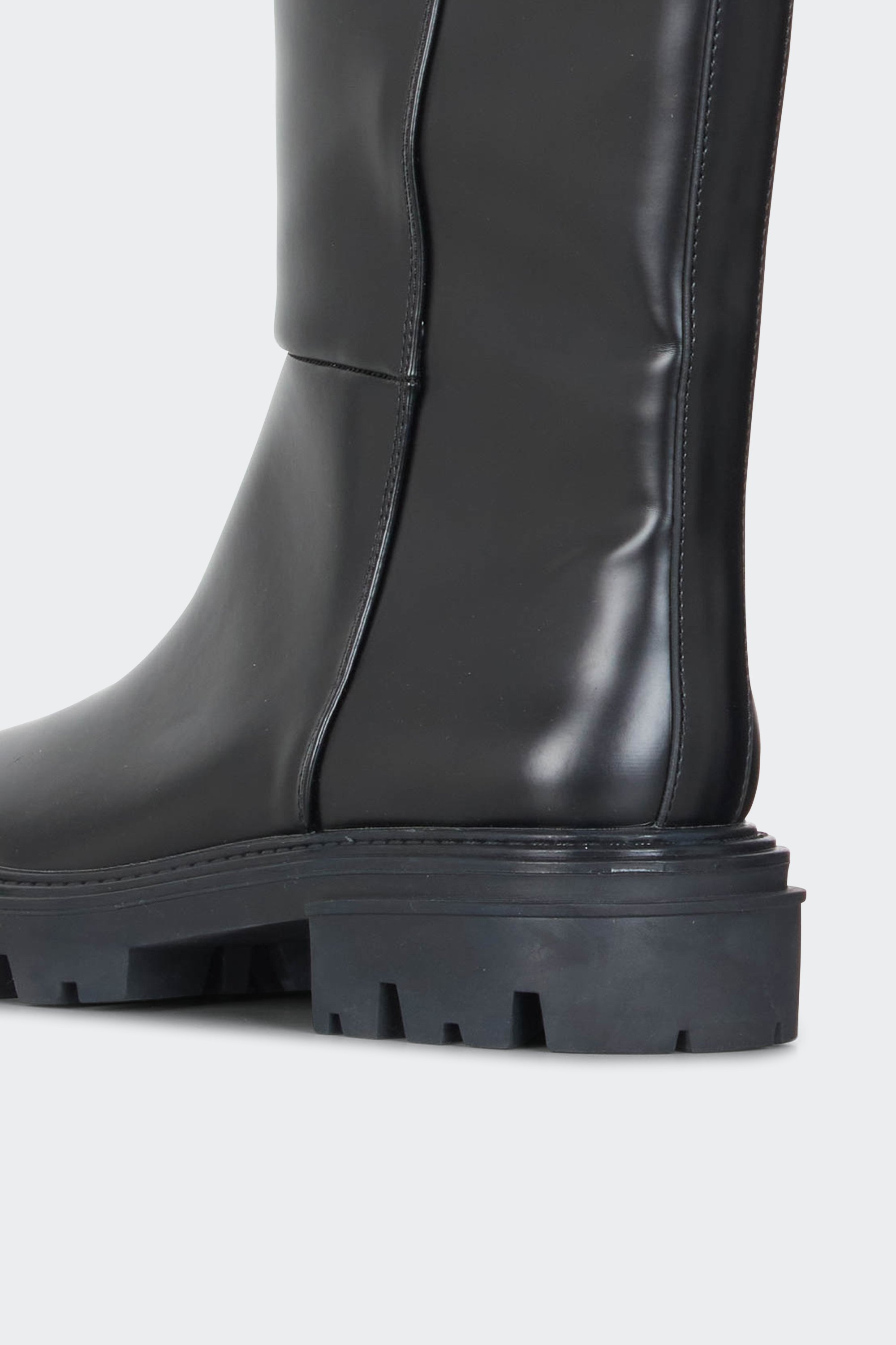 Bottes | Noir by VANESSA WU Bottes Noir