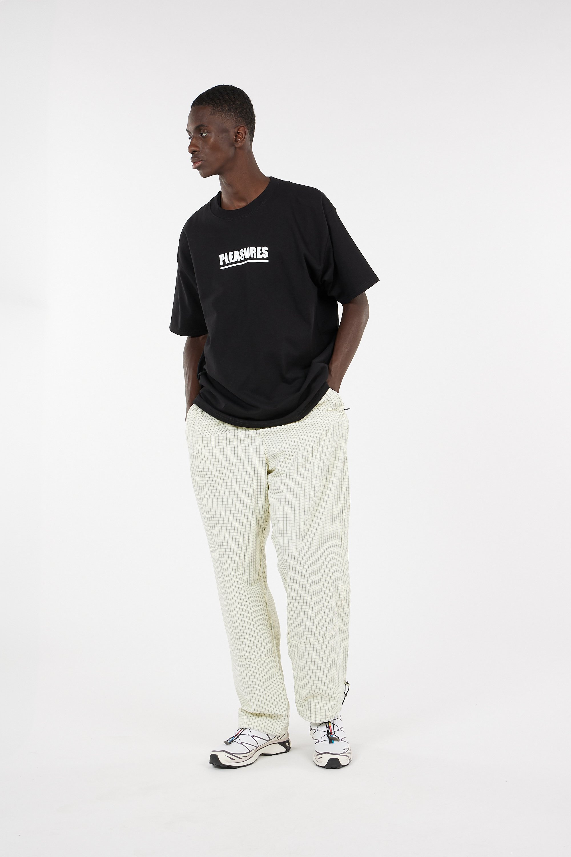 T-shirt PLEASURES Noir