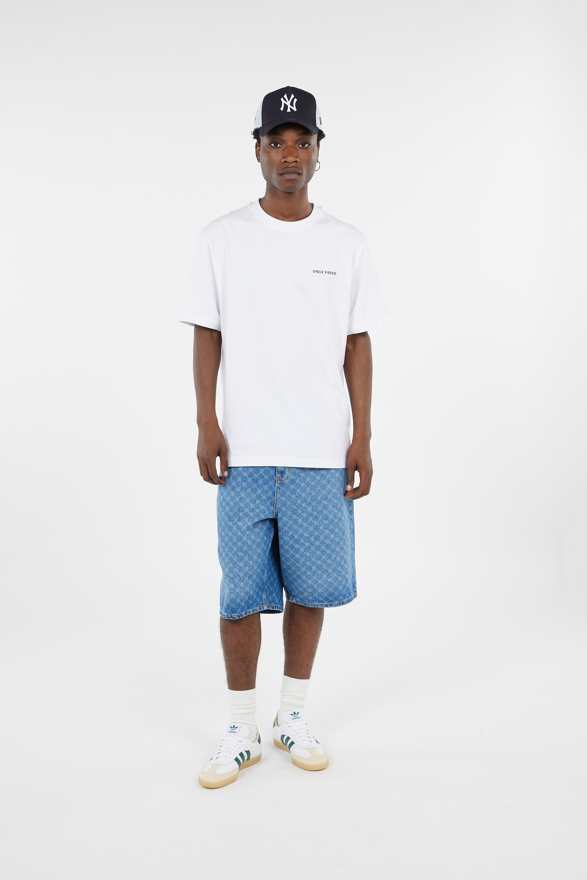 T-shirt White