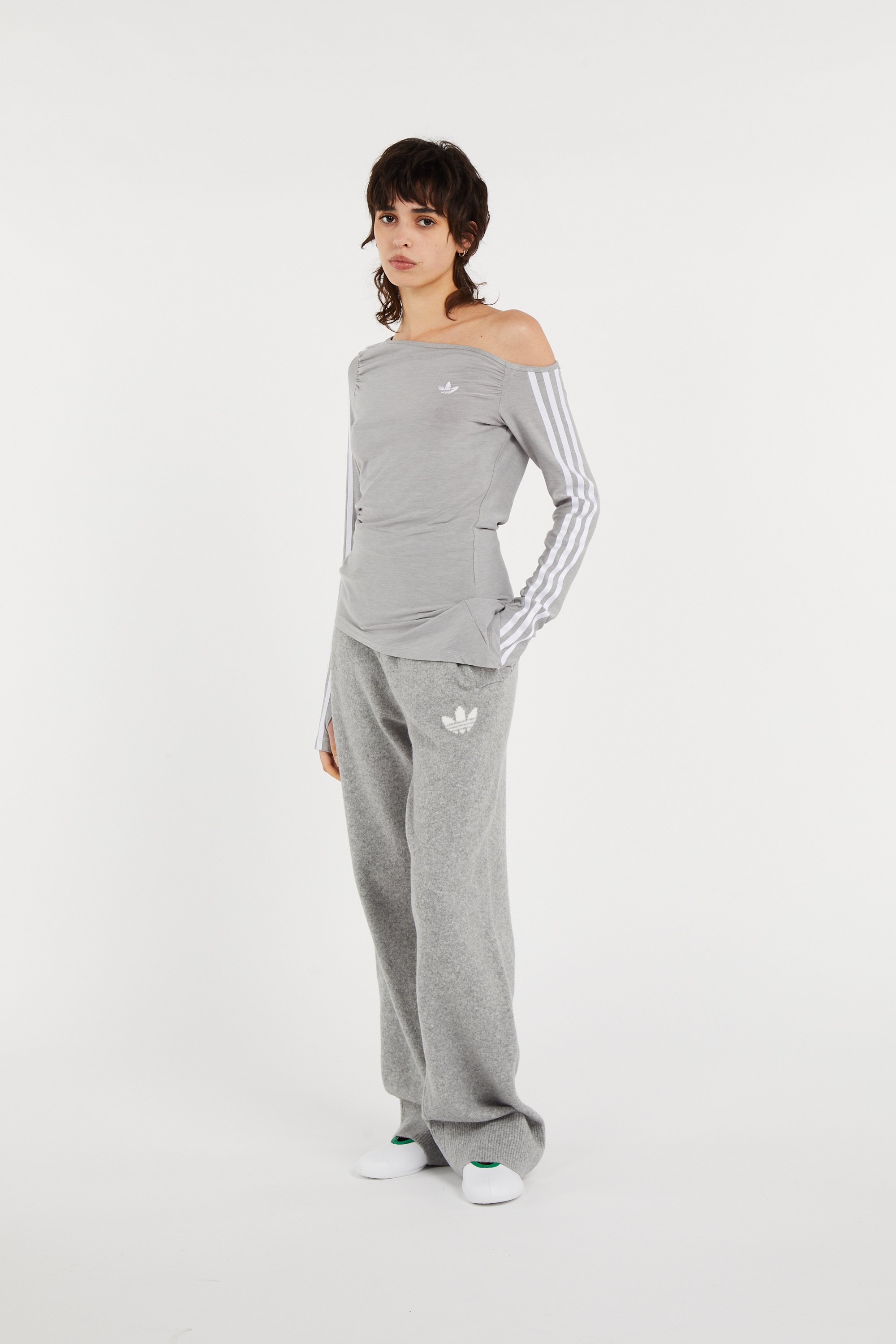 Pantalon  ADIDAS Gris