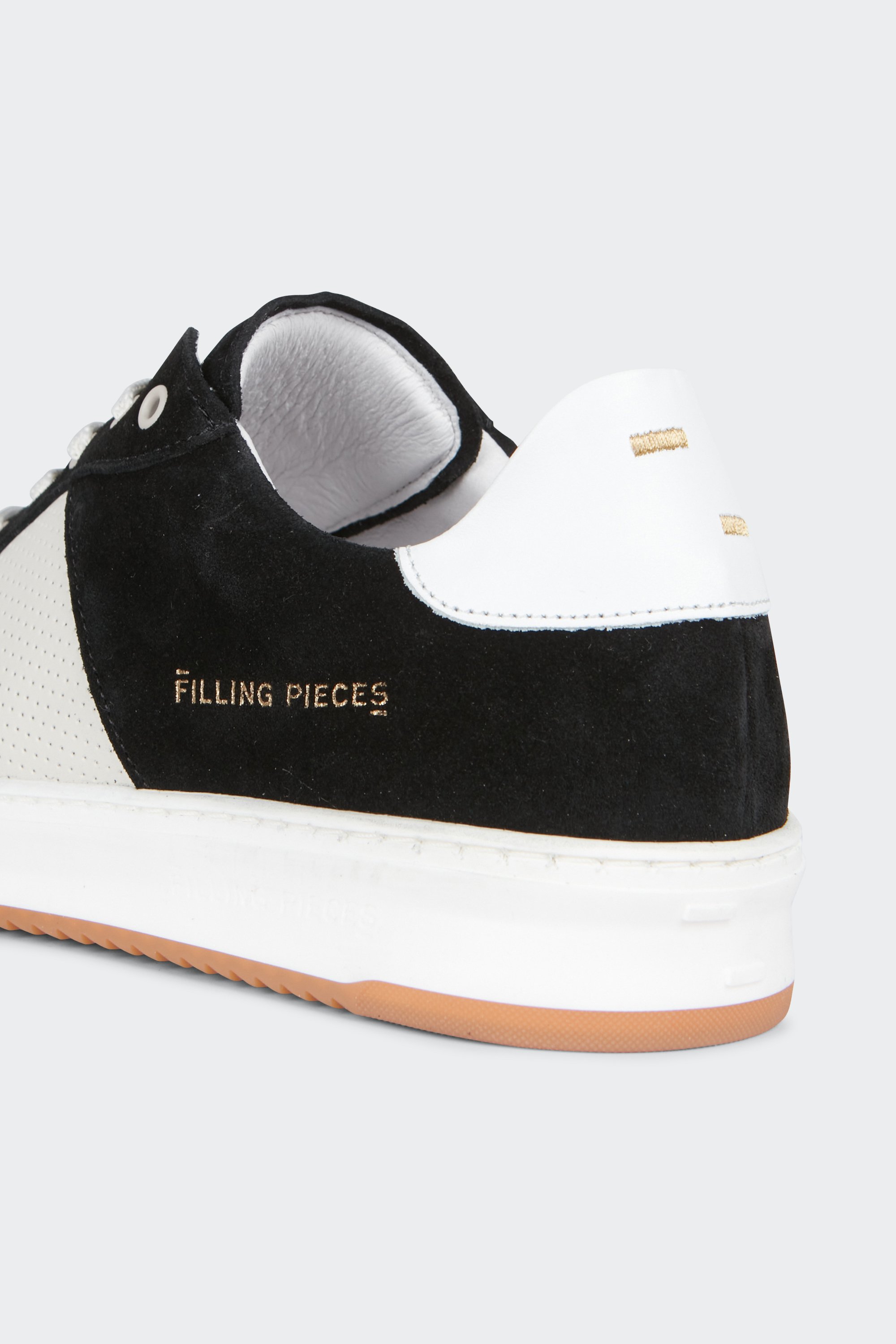 Baskets  | Noir by FILLING PIECES Baskets  Noir