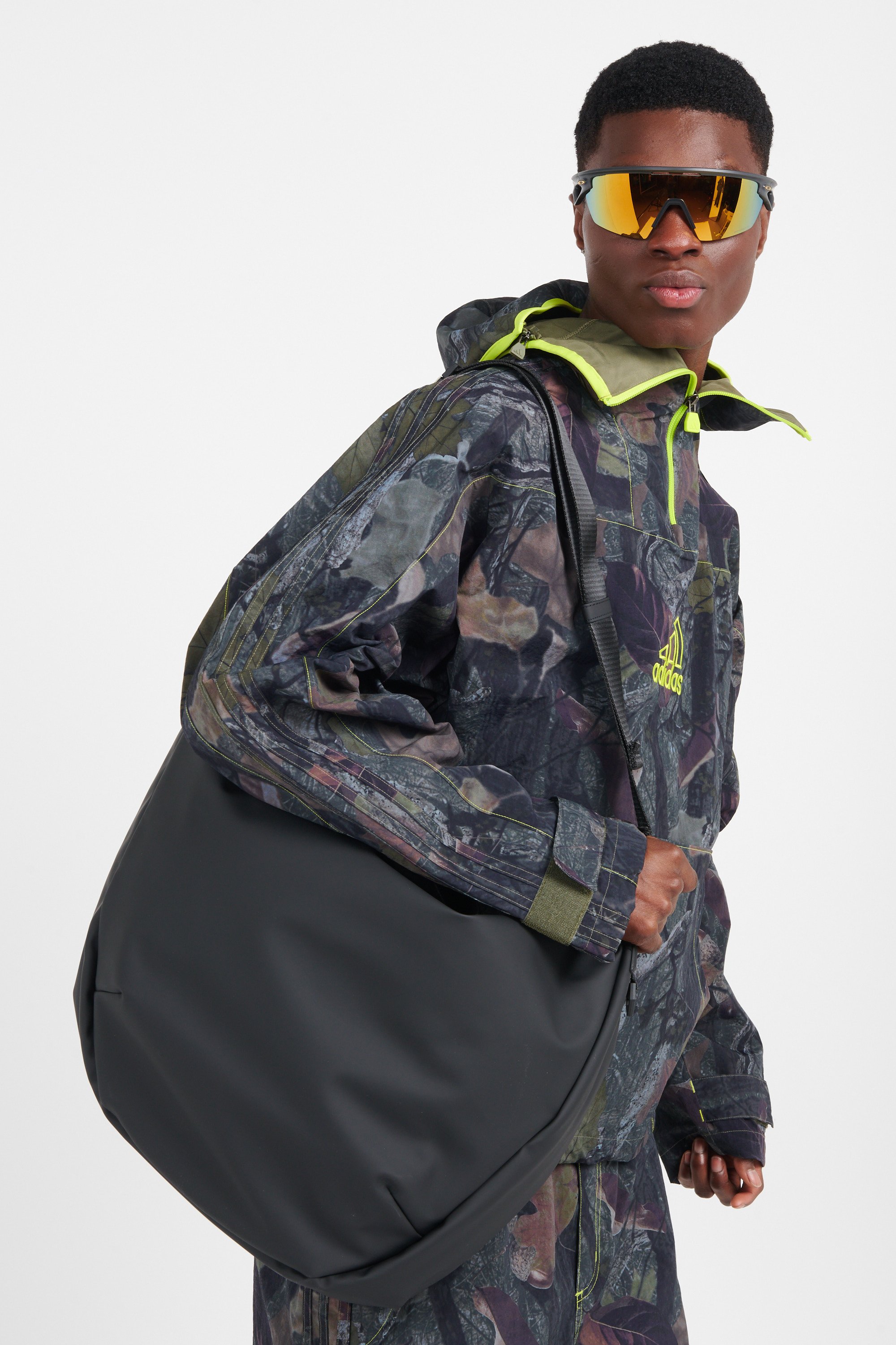 Tranverz S travel bag RAINS Black