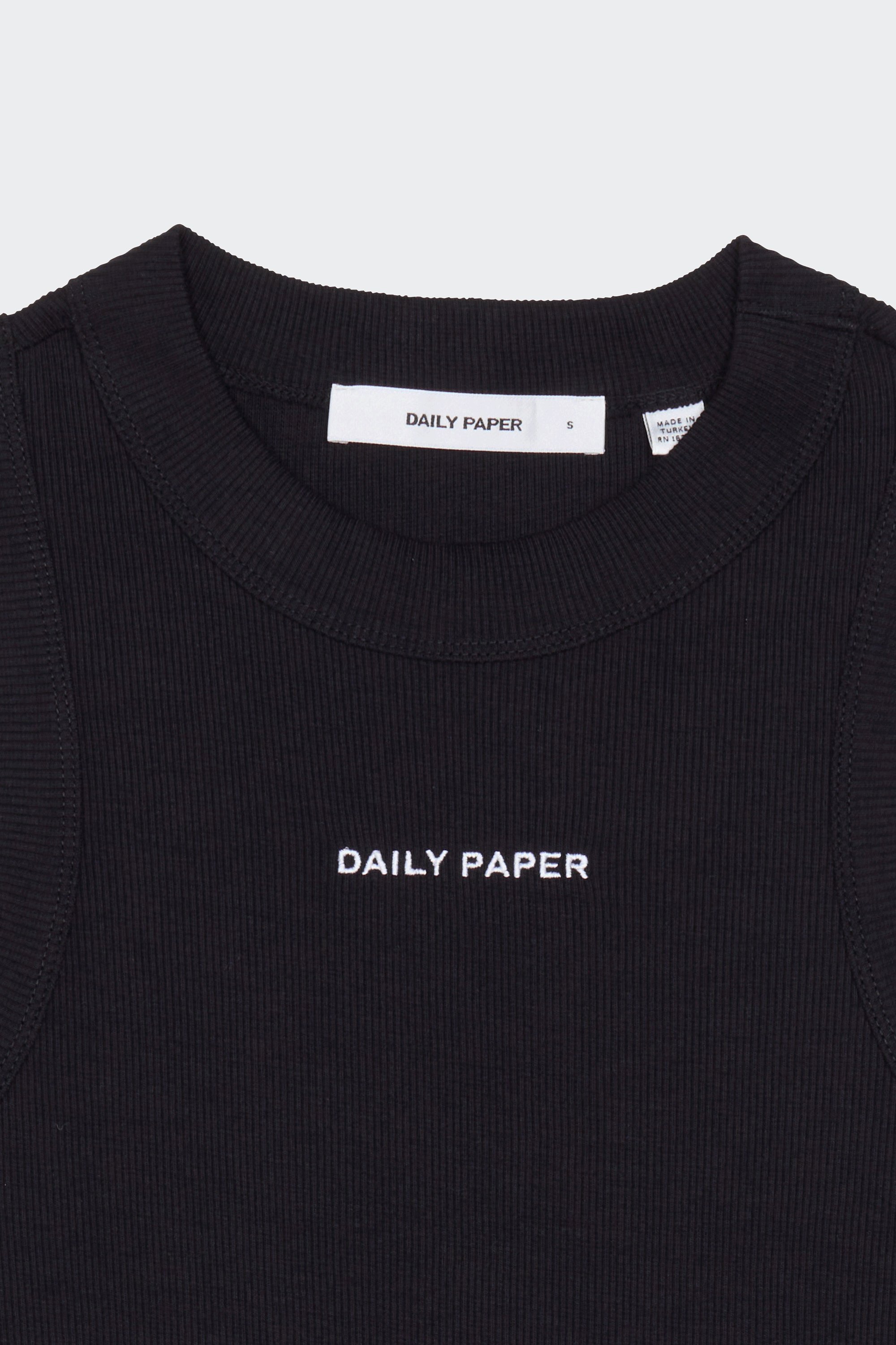 robe | Noir by DAILY PAPER robe Noir