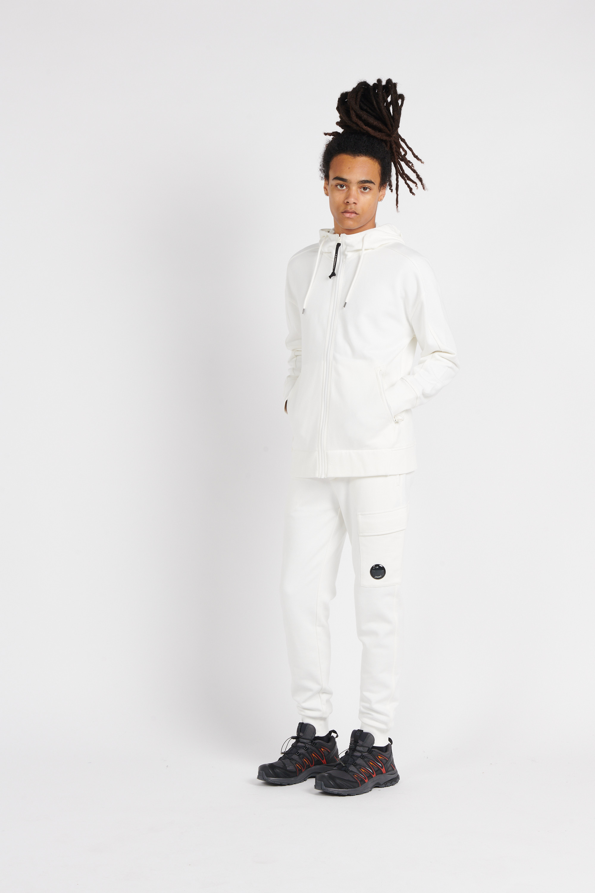 Zip-up hoodie White