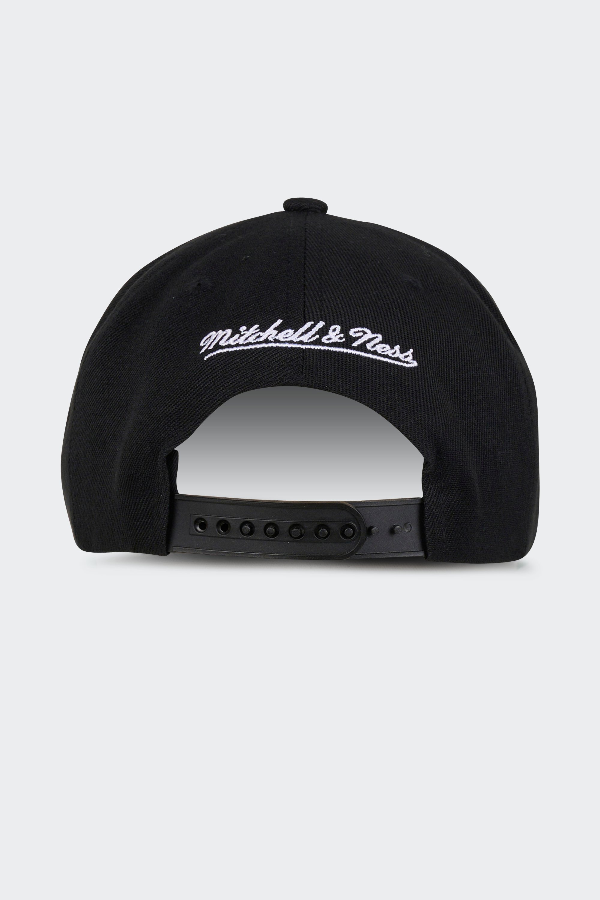 Cap | Black by MITCHELL & NESS Cap Black