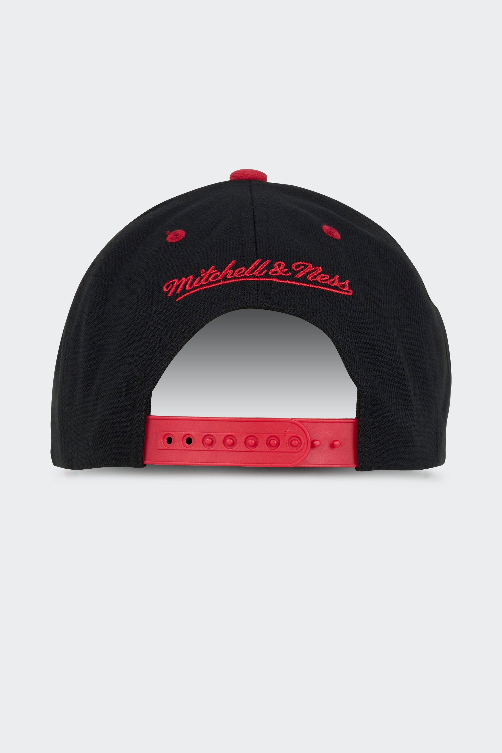 Cap | Black by MITCHELL & NESS Cap Black