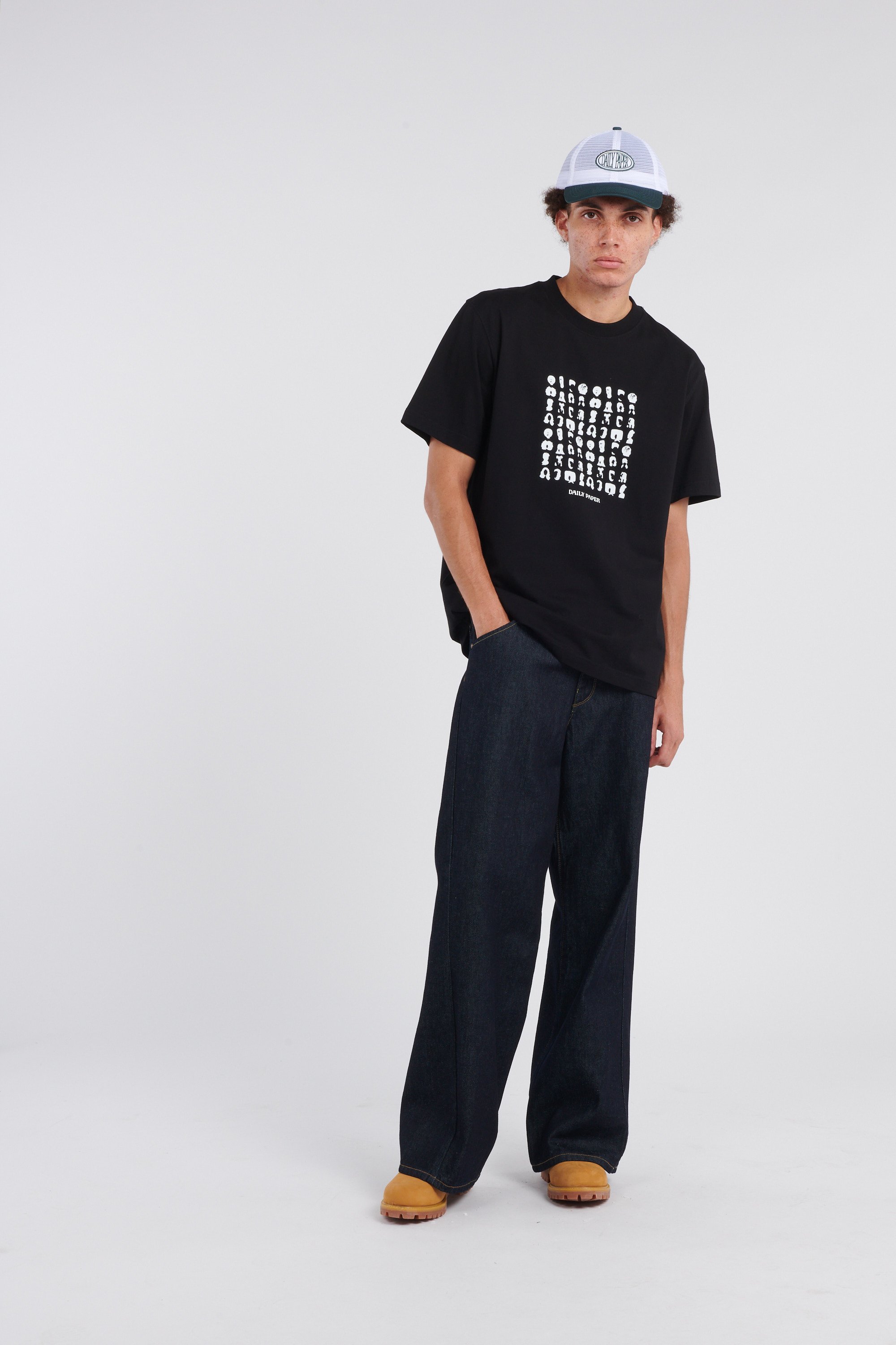 T-shirt | Black by DAILY PAPER T-shirt Black