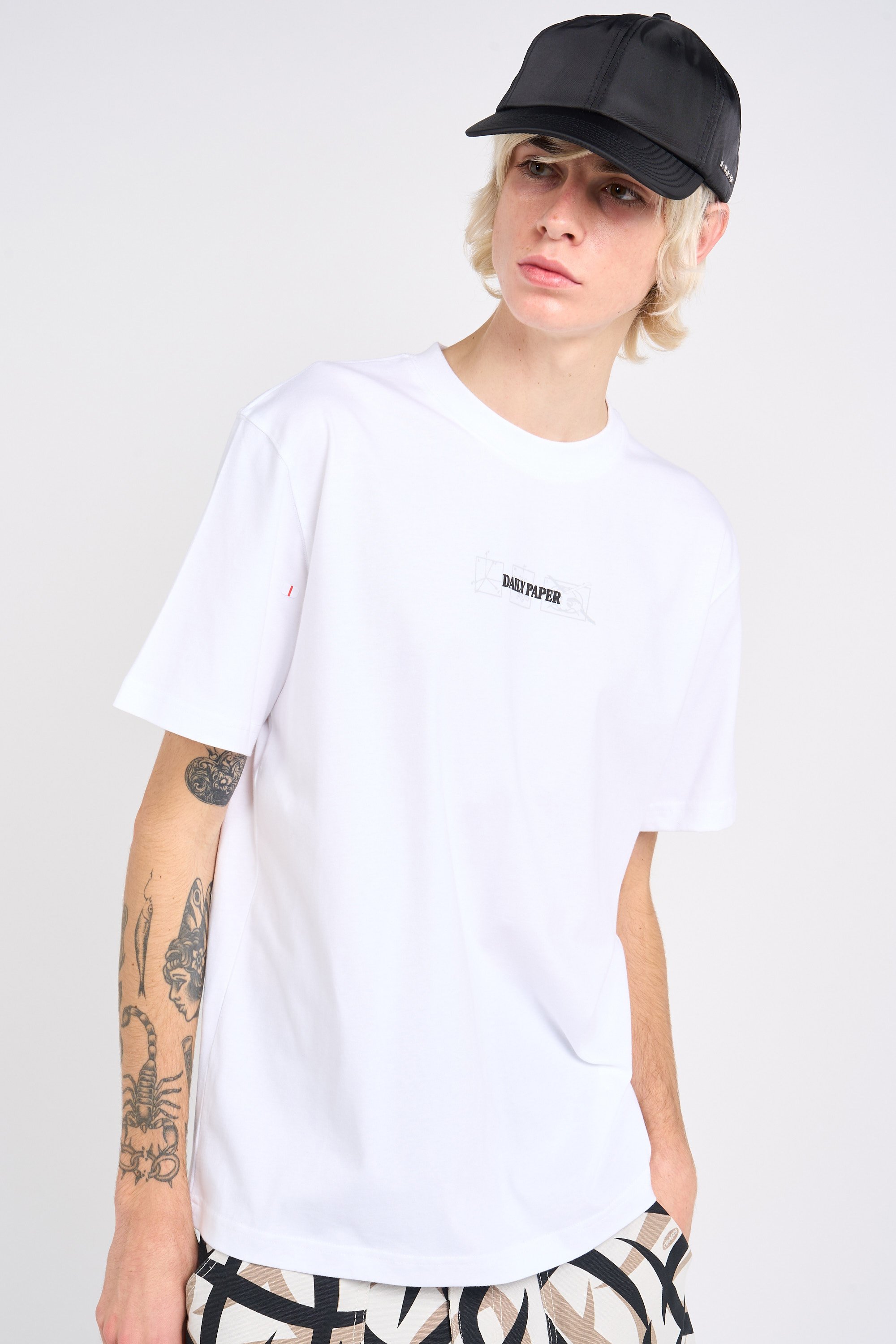 T-shirt White