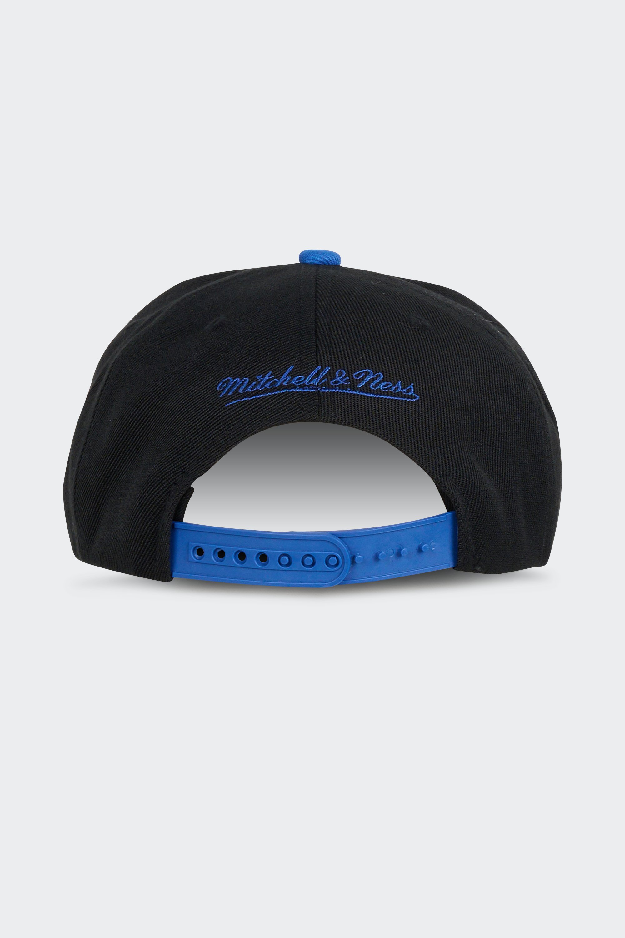Cap | Black by MITCHELL & NESS Cap Black