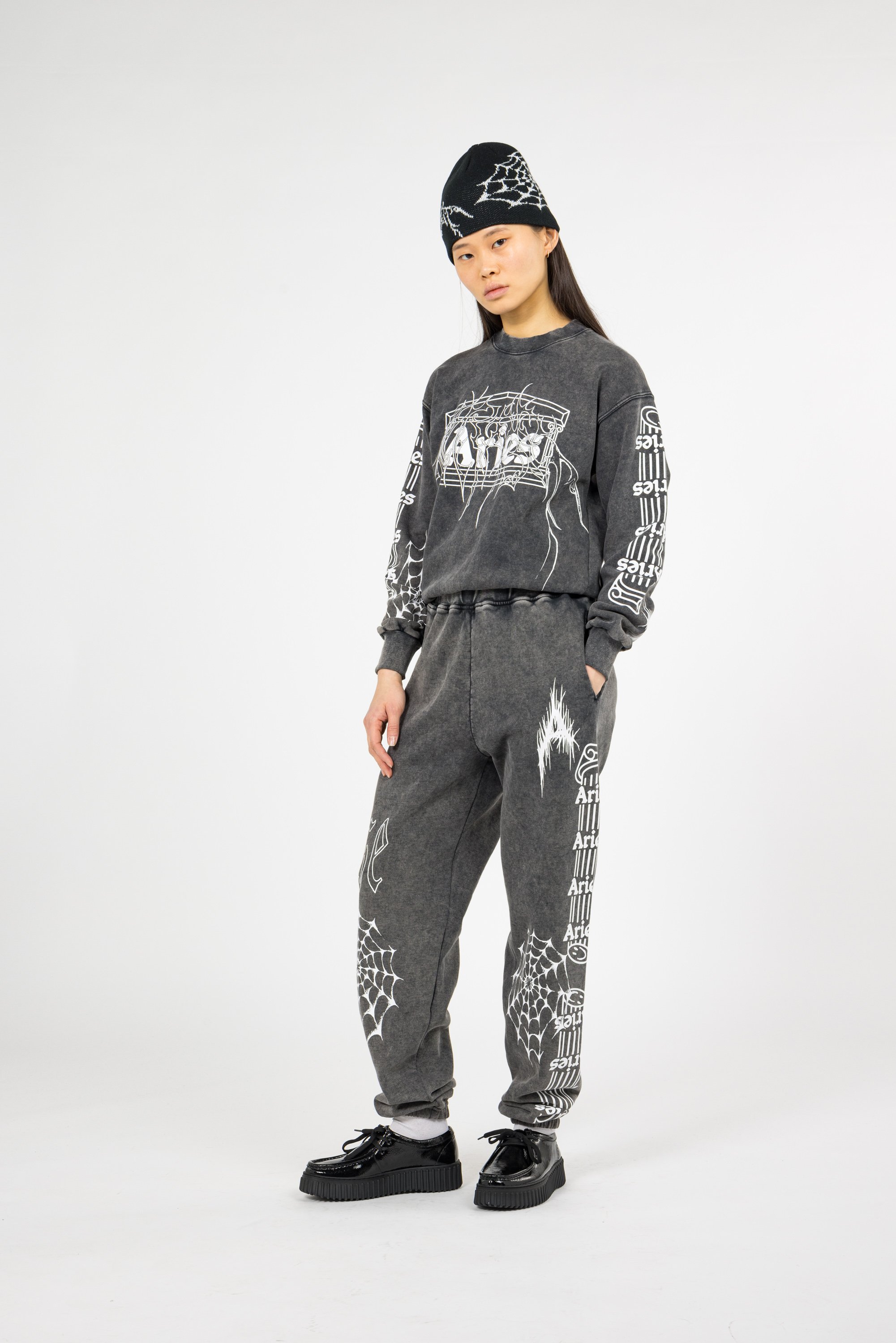 sweatshirt ARIES Black