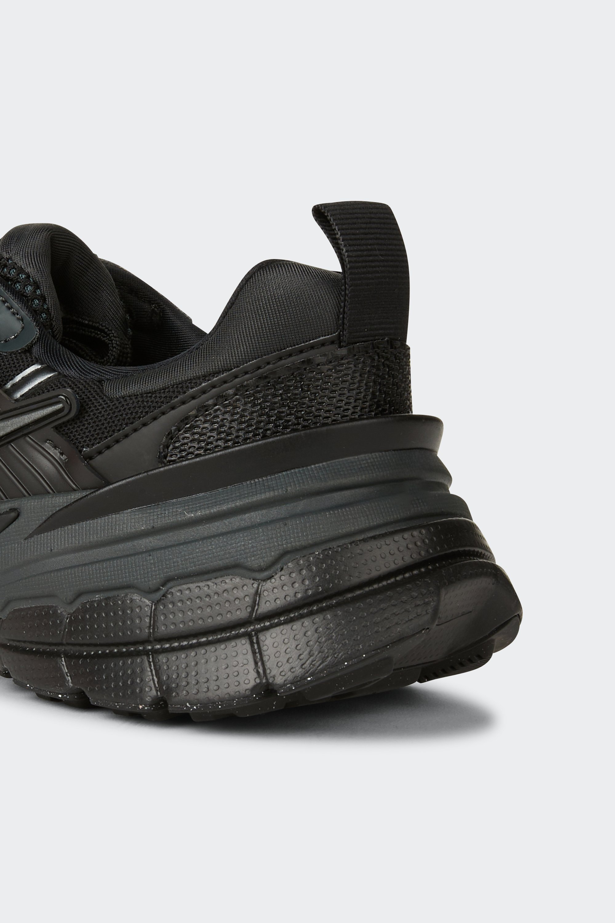Baskets | Noir by NIKE Baskets Noir