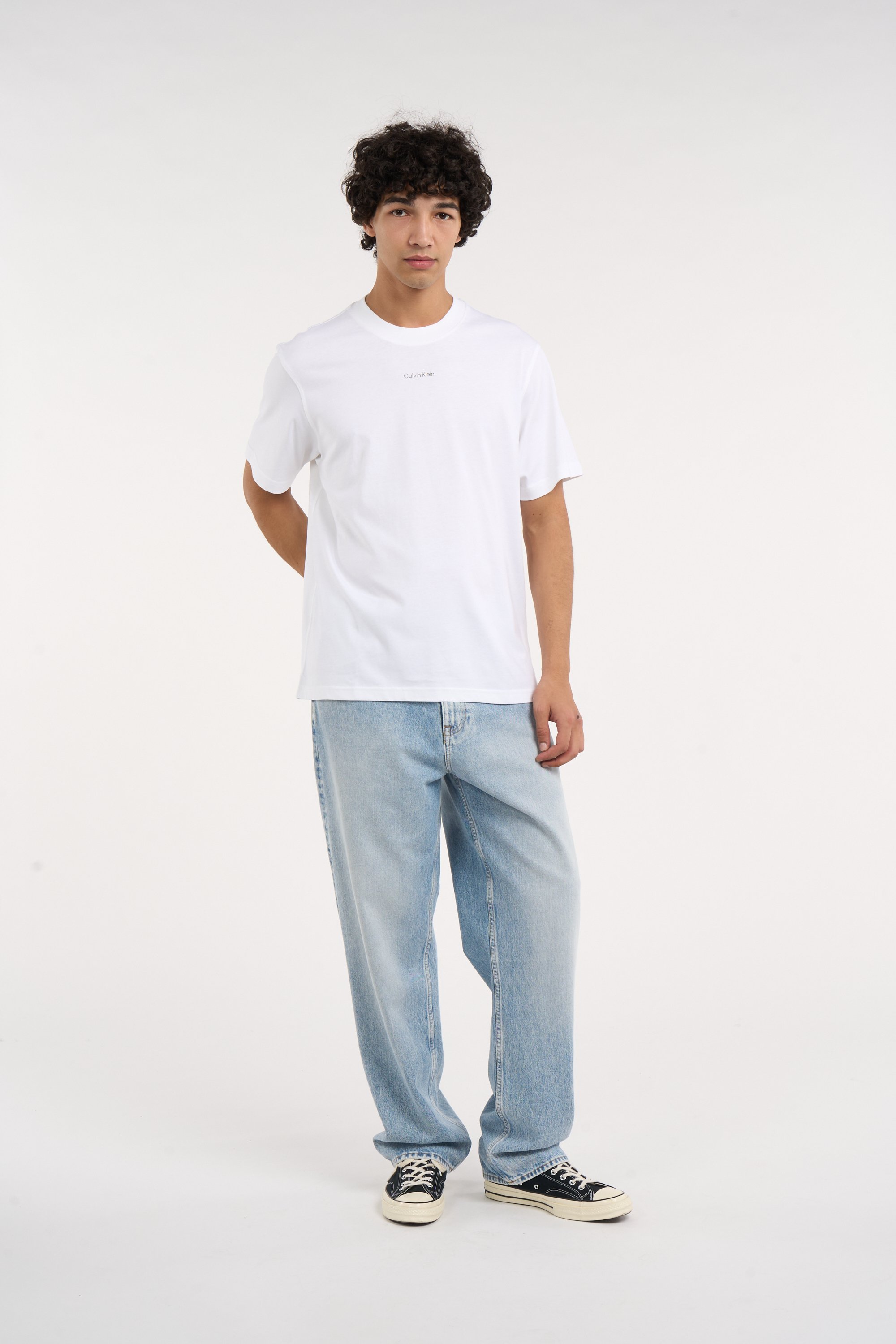 Regular-fit round-neck cotton T-shirt CALVIN KLEIN White