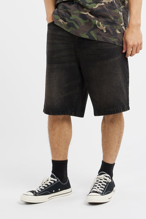 WASTED Shorts Black