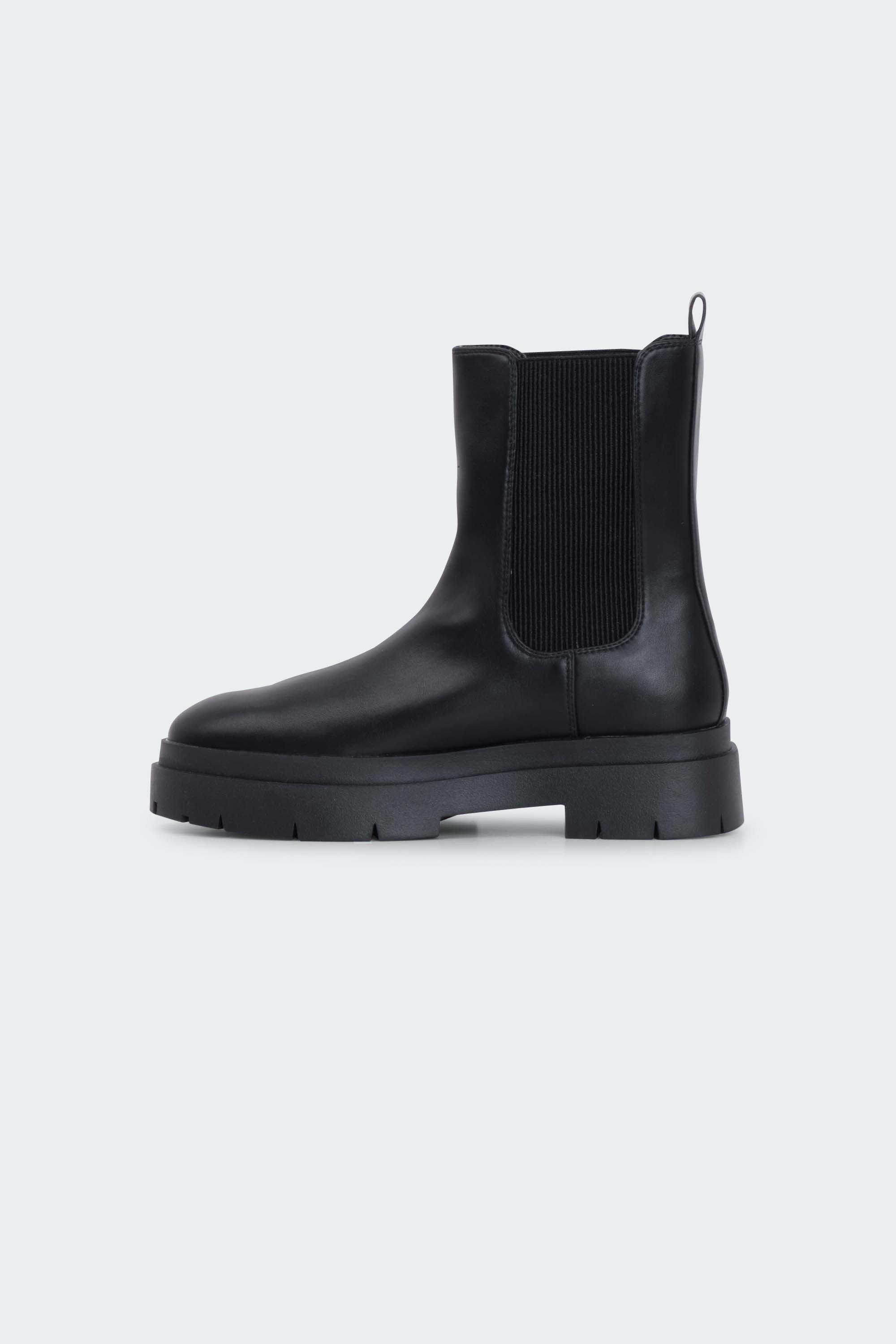 Ankle boots | Black by VANESSA WU Ankle boots Black