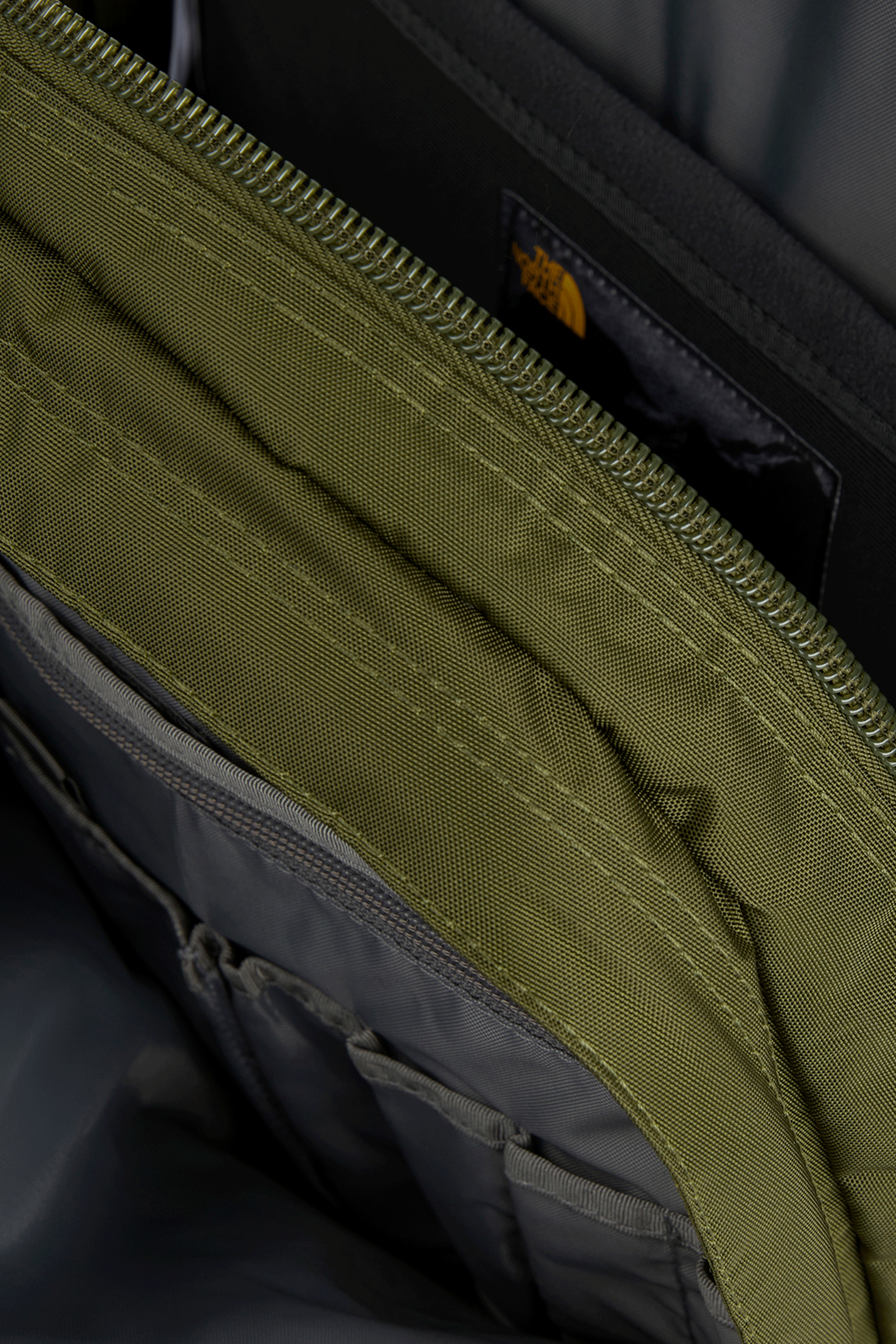 Sac à dos zippé Kaki